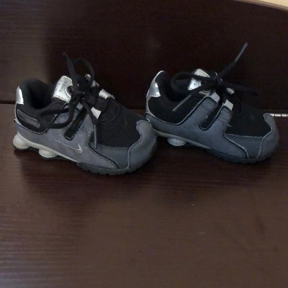 Toddler Boy Nike Shox Size 4